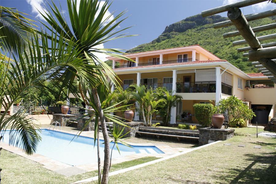 5 bedroom cottage for sale in Black River (Mauritius)