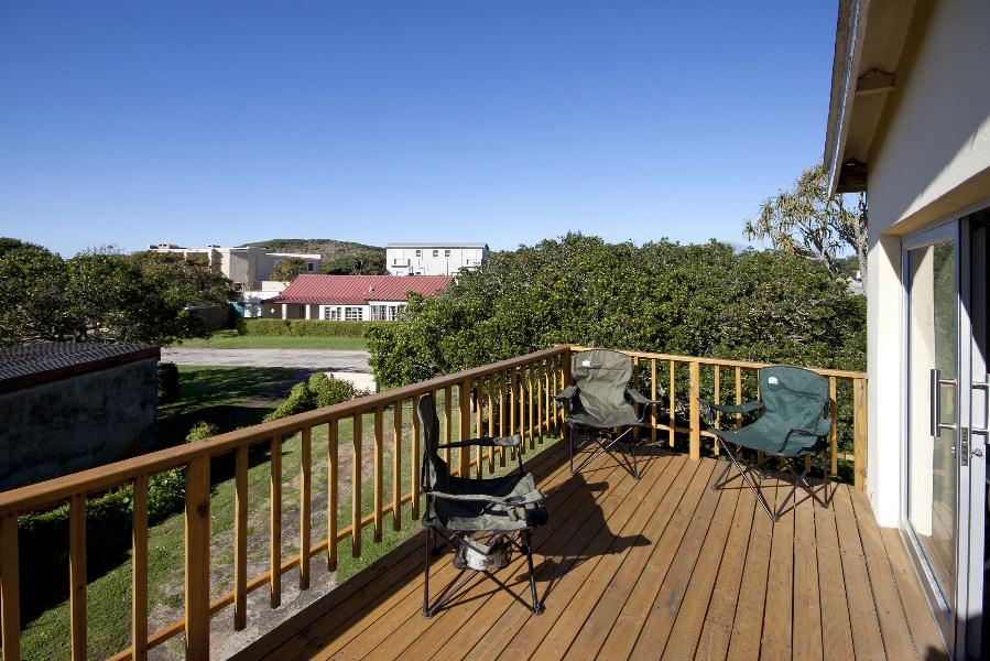 3 Bedroom Cottage To Rent Kenton on Sea 1KO1430638 Pam Golding