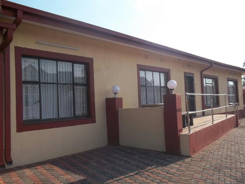11 guest room bed & breakfast for sale in Lydenburg