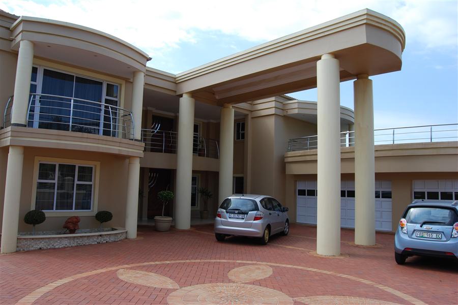 6 bedroom house for sale in uMhlanga