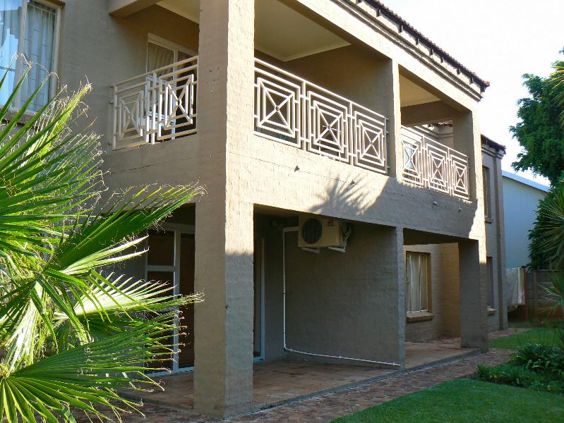 3 bedroom cluster house for sale in Rustenburg