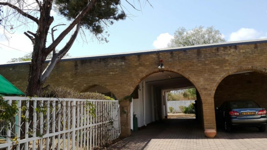 3 Bedroom Singlestorey House For Sale Broadhurst (Botswana