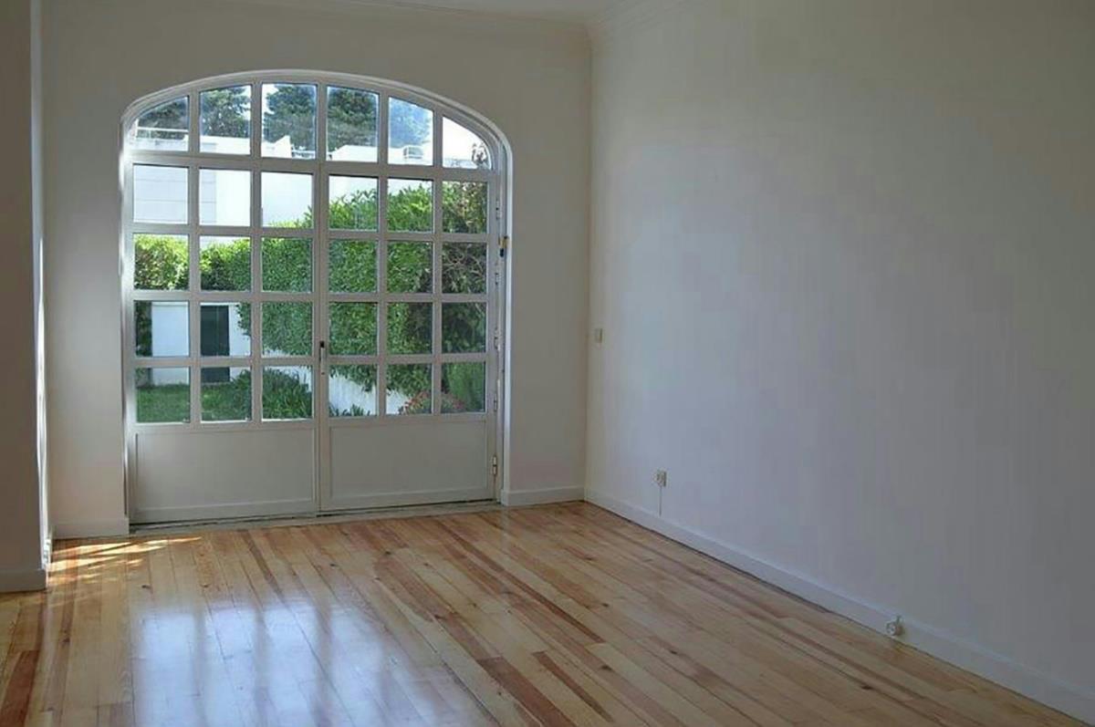 2 bedroom apartment for sale in Estoril (Portugal)