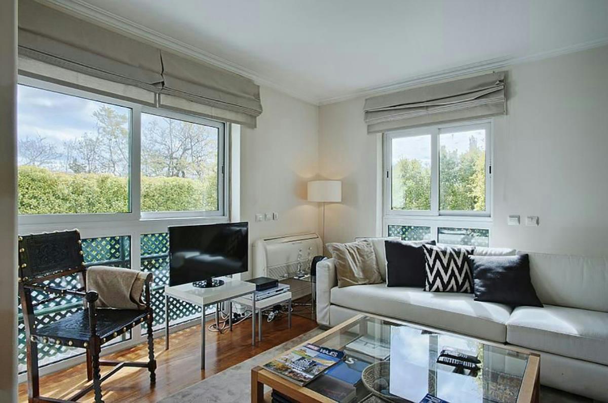 2 bedroom apartment for sale in Estoril (Portugal)