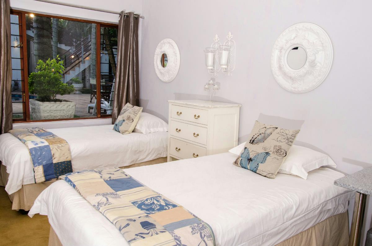 4Star 12 Guest Room Guesthouse For Sale White River 1WR1272862