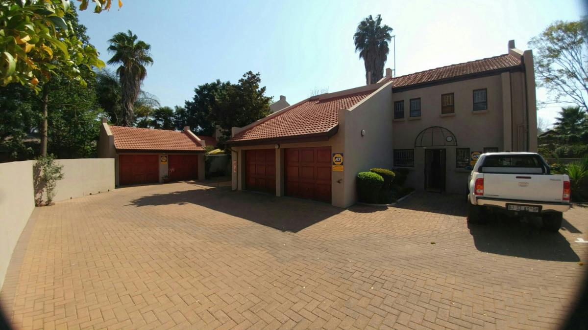 3 Bedroom Townhouse For Sale Bank Assisted Sale by ABSA Arcadia