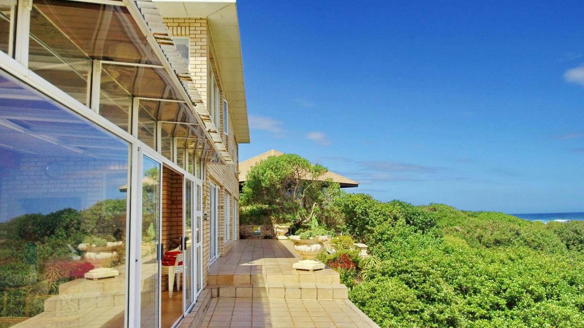 5 Bedroom Beachfront Villa For Sale Outeniqua Strand 1MB1302201