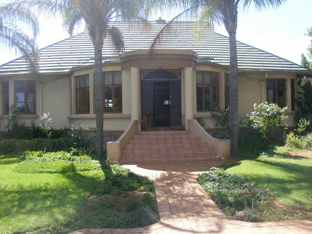 4 Bedroom House For Sale Memorial Road Area 1KJ1311686 Pam