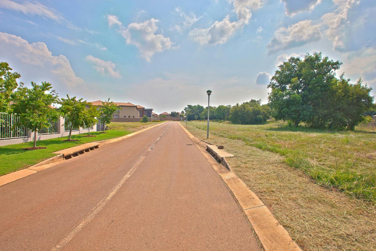 951 m&sup2; vacant land for sale in Silver Woods