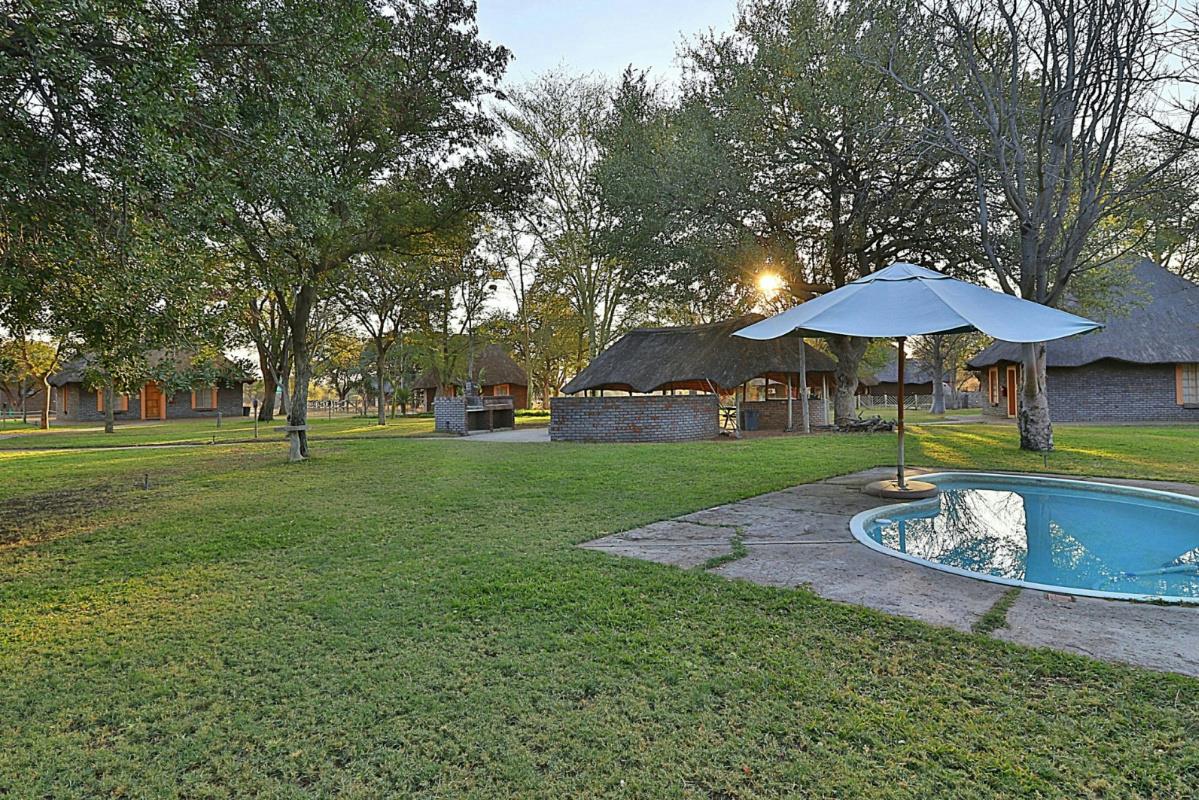 18 guest room game lodge for sale in Steenbokpan