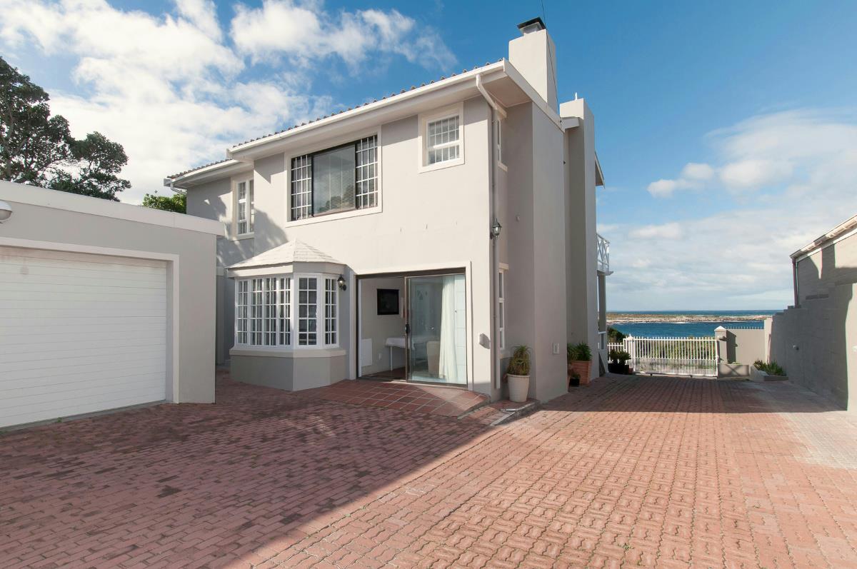 6 Bedroom Beachfront Villa For Sale Sandbaai ON1600496 Pam