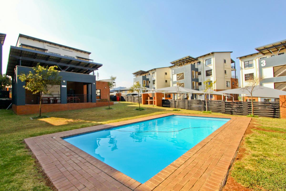 3 Bedroom Townhouse For Sale Oakdene (Johannesburg) 1GV1611168