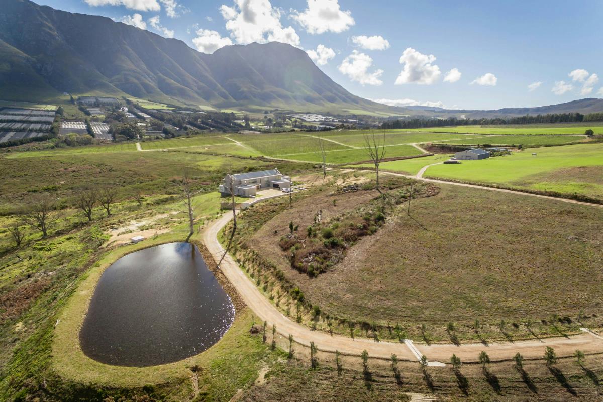 60 hectare Wine Farm For Sale HemelenAarde Valley ST1335326 Pam