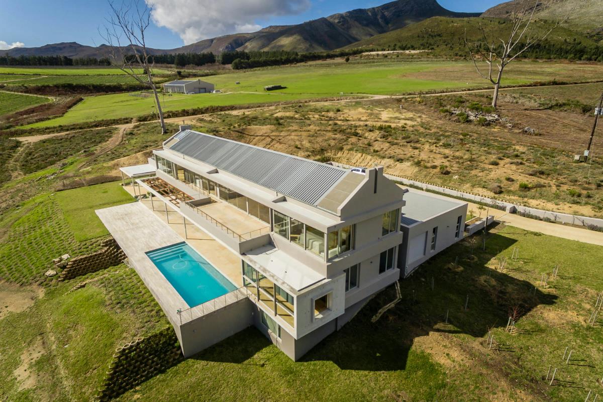 60 hectare Wine Farm For Sale HemelenAarde Valley ST1335326 Pam