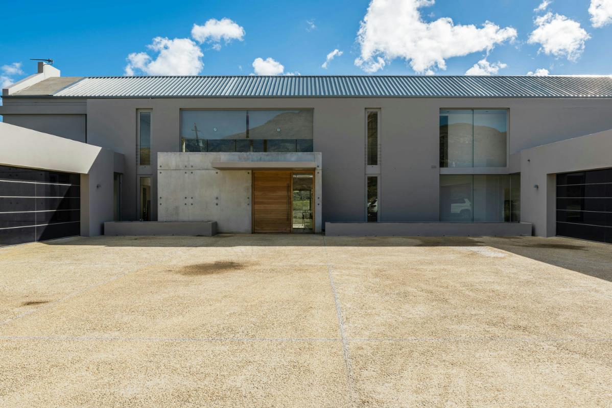 60 hectare Wine Farm For Sale HemelenAarde Valley ST1335326 Pam