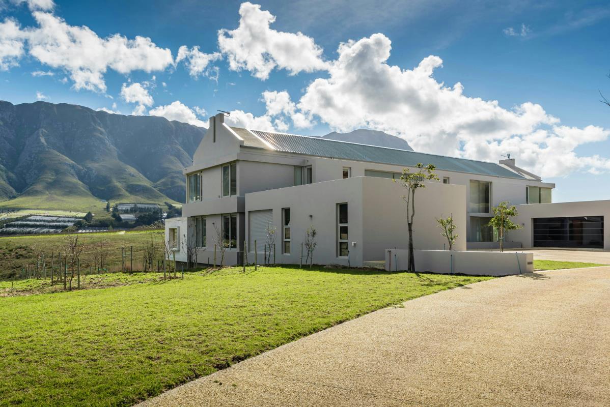 60 hectare Wine Farm For Sale HemelenAarde Valley ST1335326 Pam