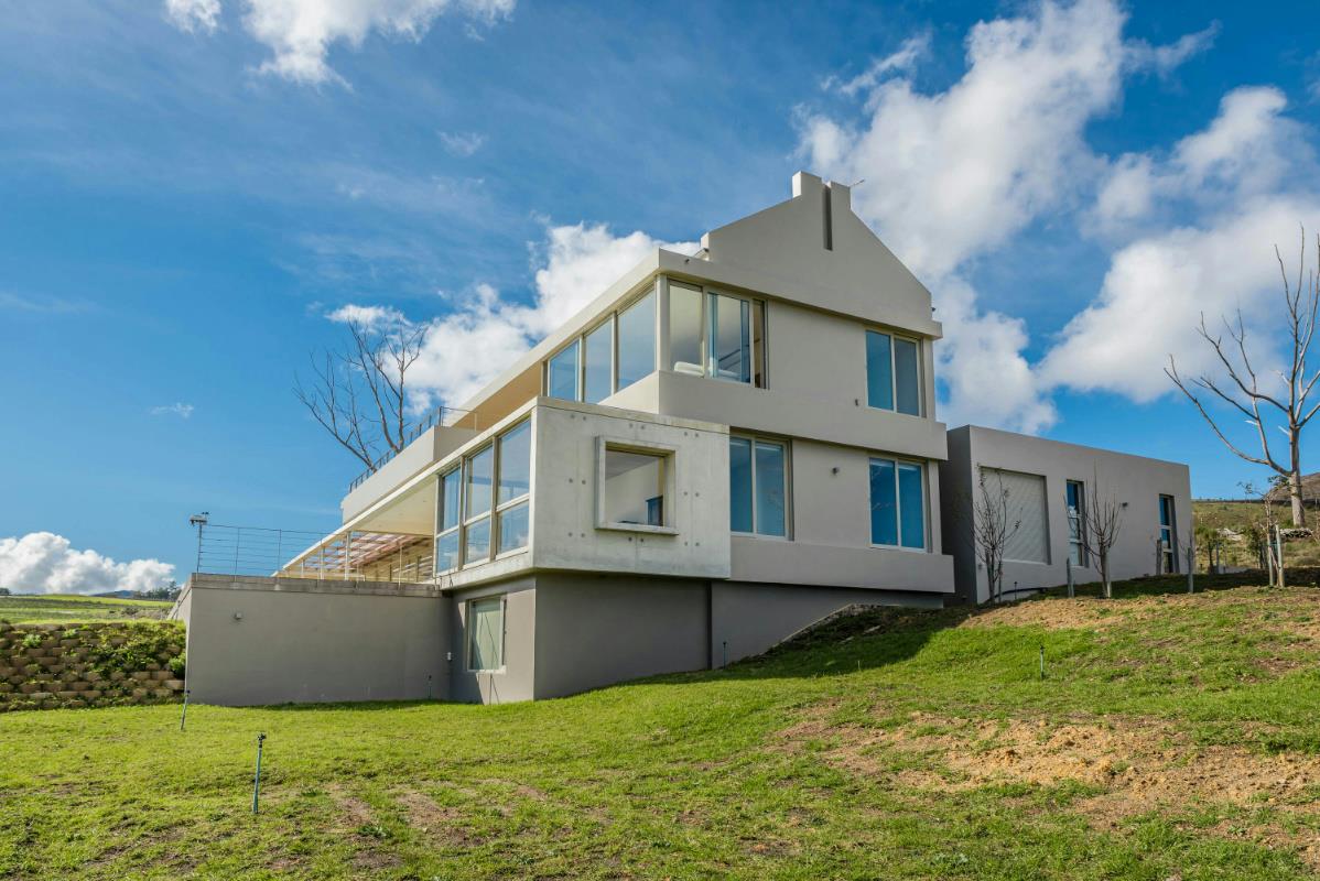 60 hectare Wine Farm For Sale HemelenAarde Valley ST1335326 Pam