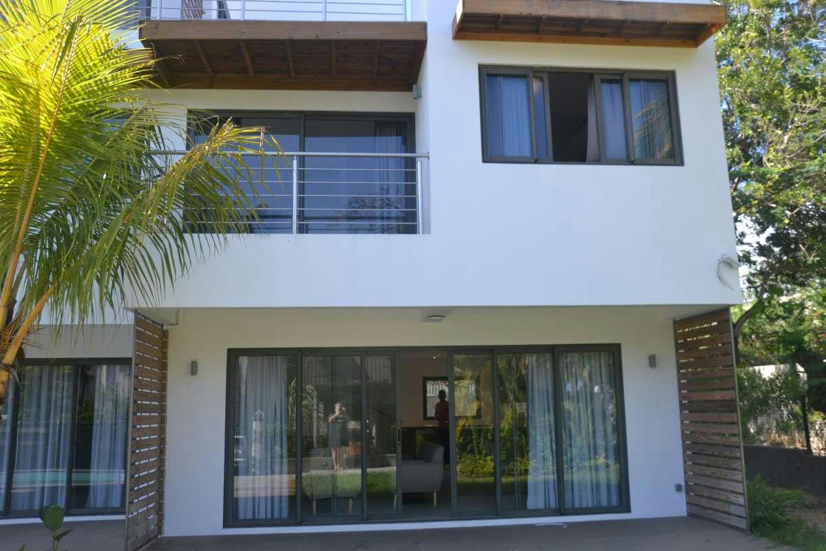 2 bedroom multi-storey apartment to rent in Mon Choisy (Mauritius)