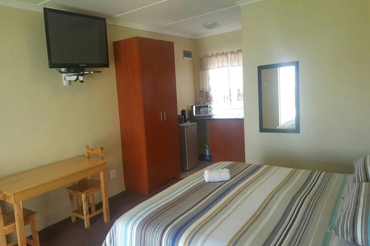 1 Bedroom Bachelor Apartment To Rent Kingswood 1GC1502485 Pam Golding Properties