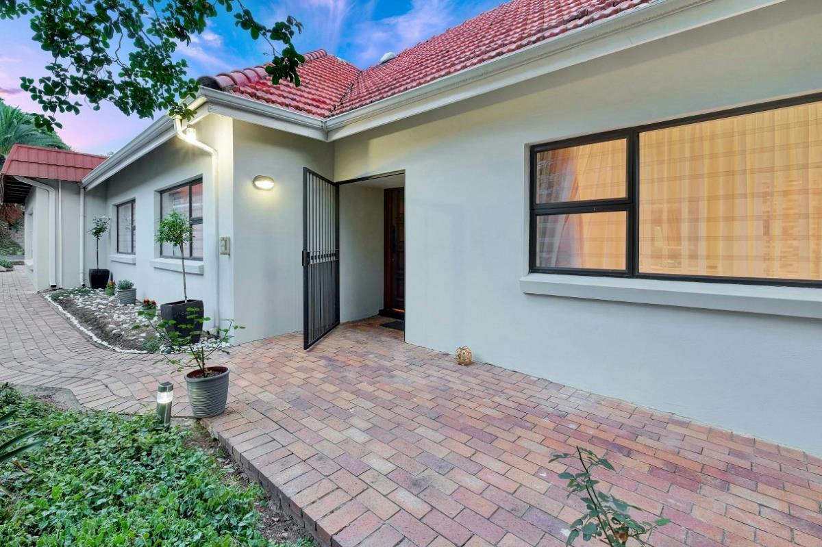 4 bedroom house for sale in Parktown North