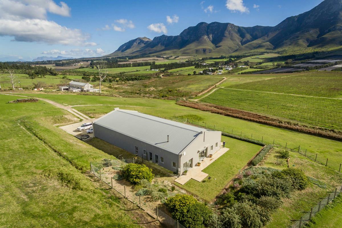 60 hectare Wine Farm For Sale HemelenAarde Valley HF1354715 Pam