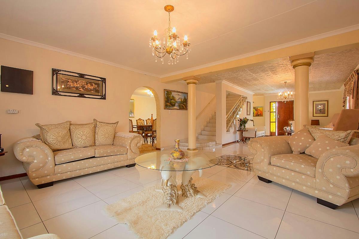 3 Bedroom House For Sale Leachville Ext 1 1BQ1356661 Pam Golding