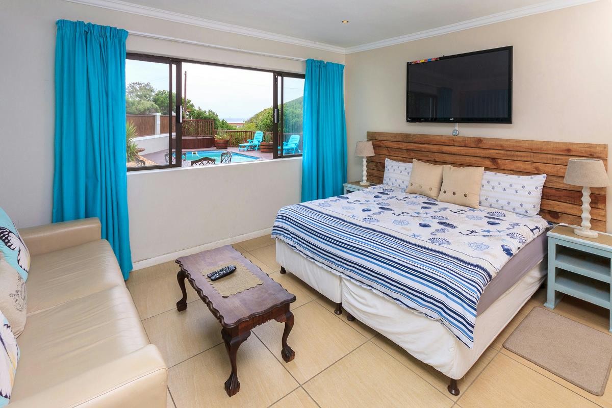 8 Bedroom House For Sale Paradise Beach (Jeffreys Bay) 1JF1366566