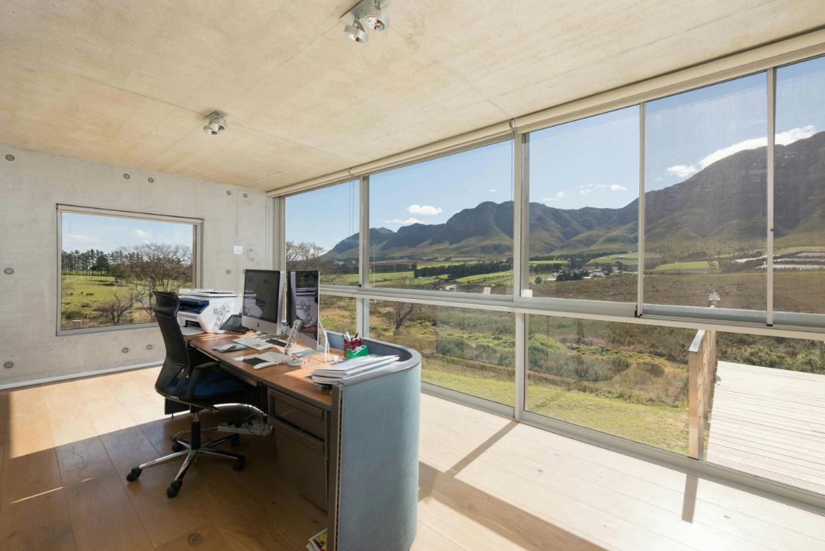 59.2 hectare Wine Farm For Sale HemelenAarde Valley HF1612399