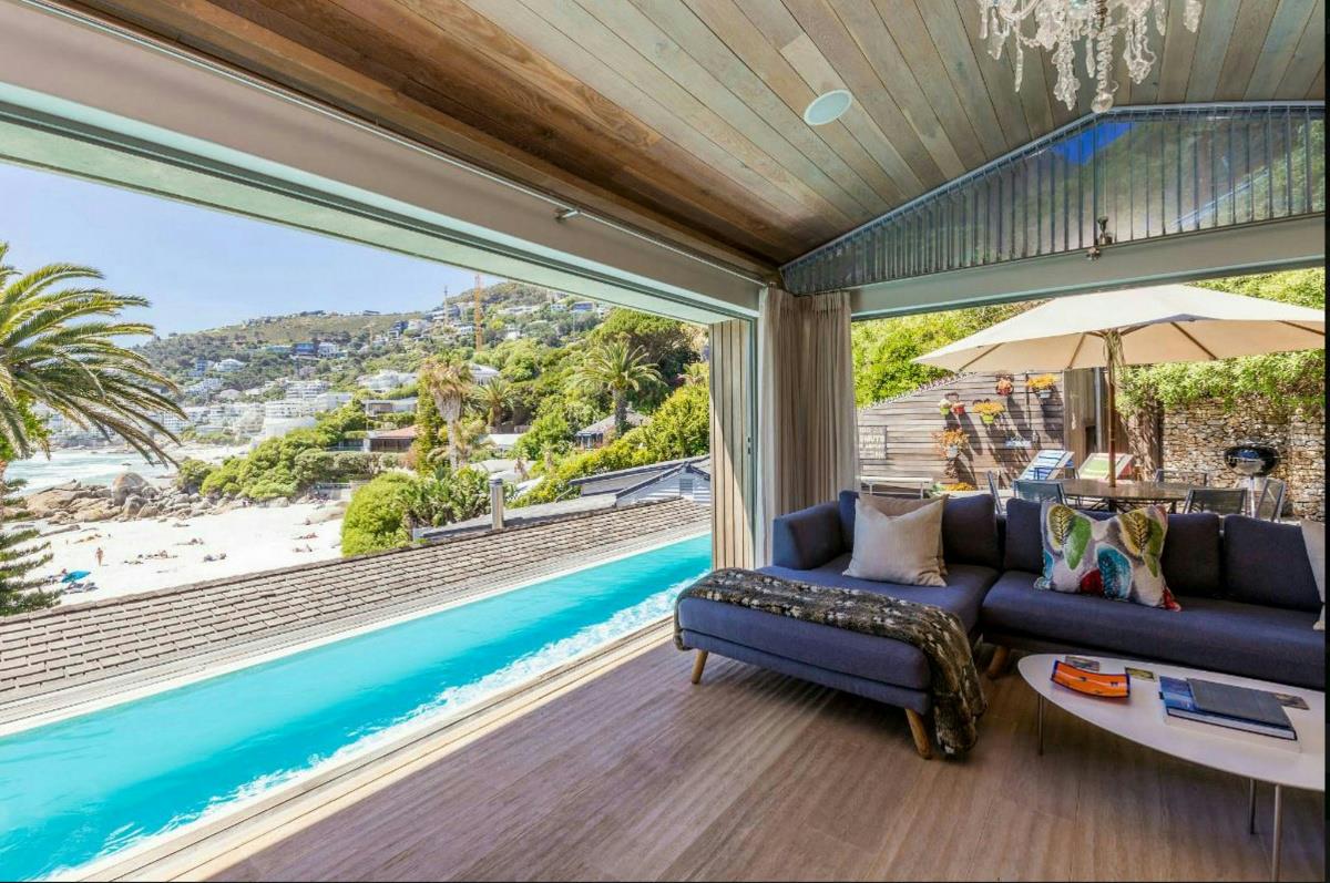 3 bedroom beach bungalow to rent in Clifton