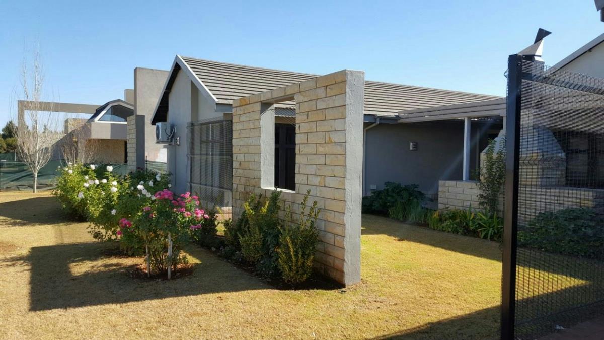 4 Bedroom House For Sale Kimberley 1KJ1372106 Pam Golding Properties