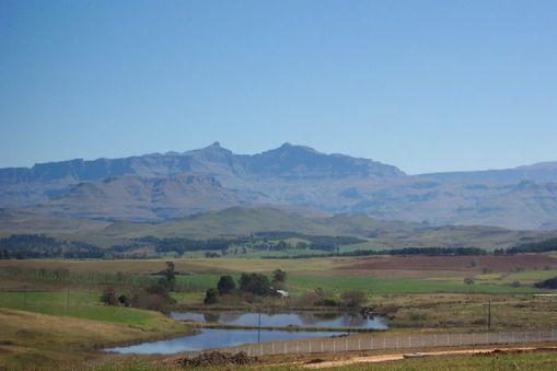 900 m&sup2; vacant land for sale in Underberg