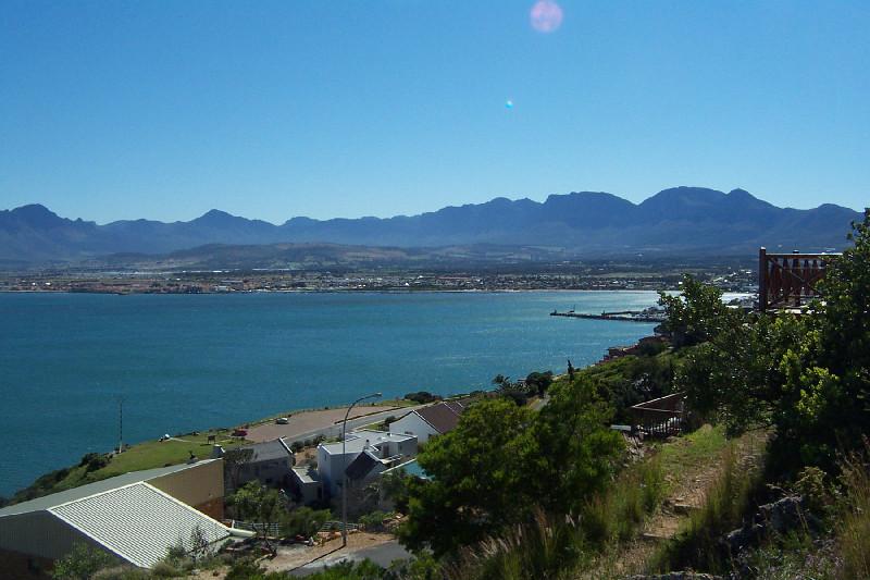758 m&sup2; vacant land for sale in Gordons Bay