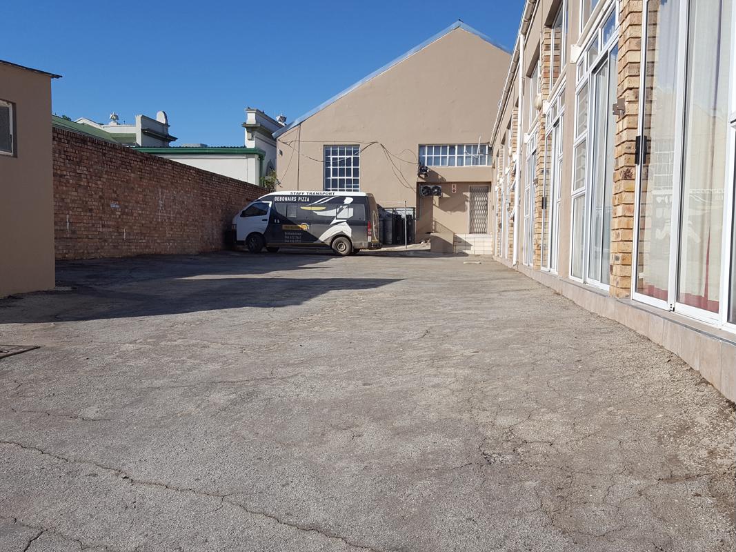 1 Bedroom Apartment To Rent Makhanda (Grahamstown) Central