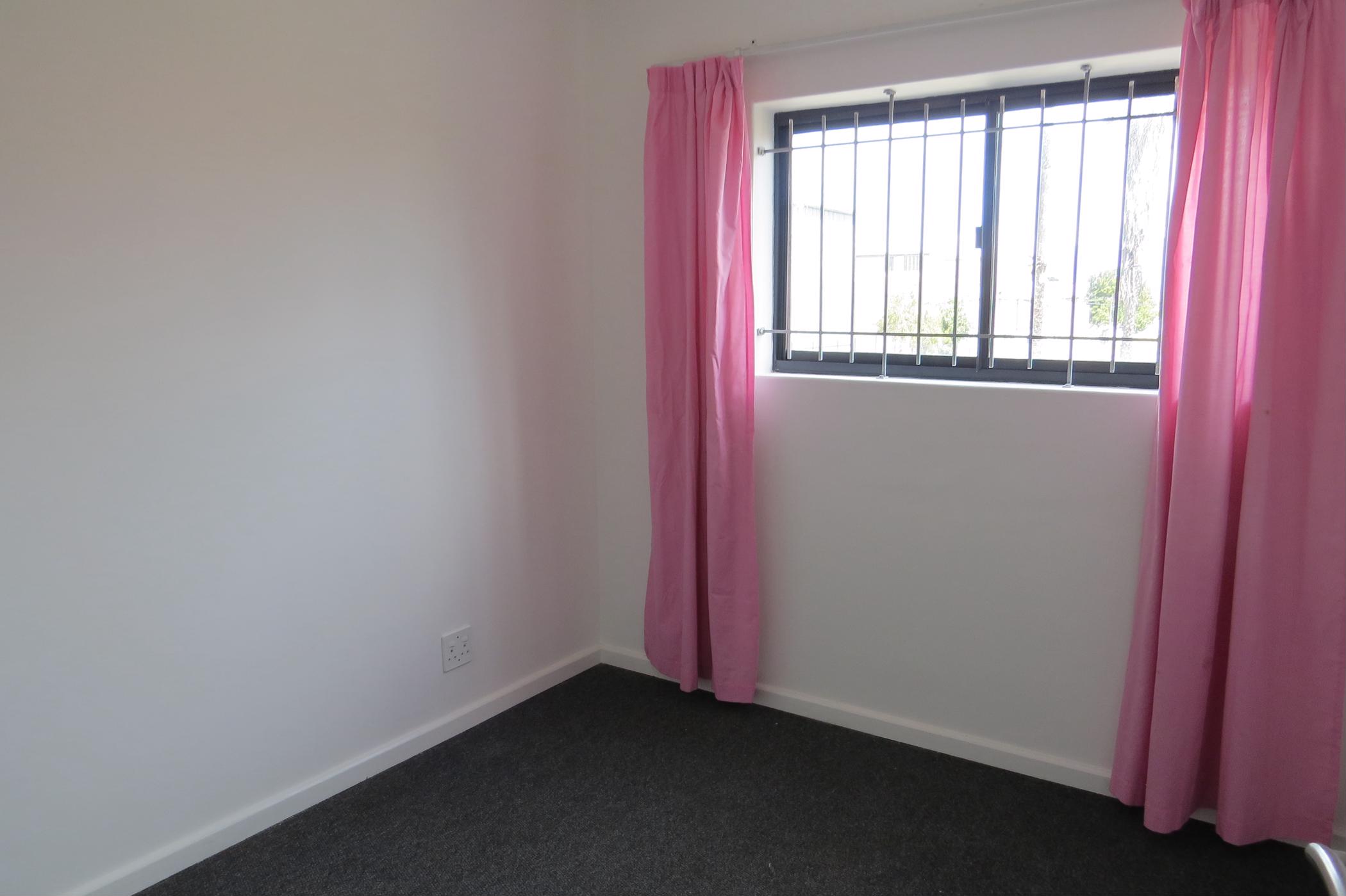 2 Bedroom Apartment To Rent Parow Valley 1BC1505754 Pam Golding