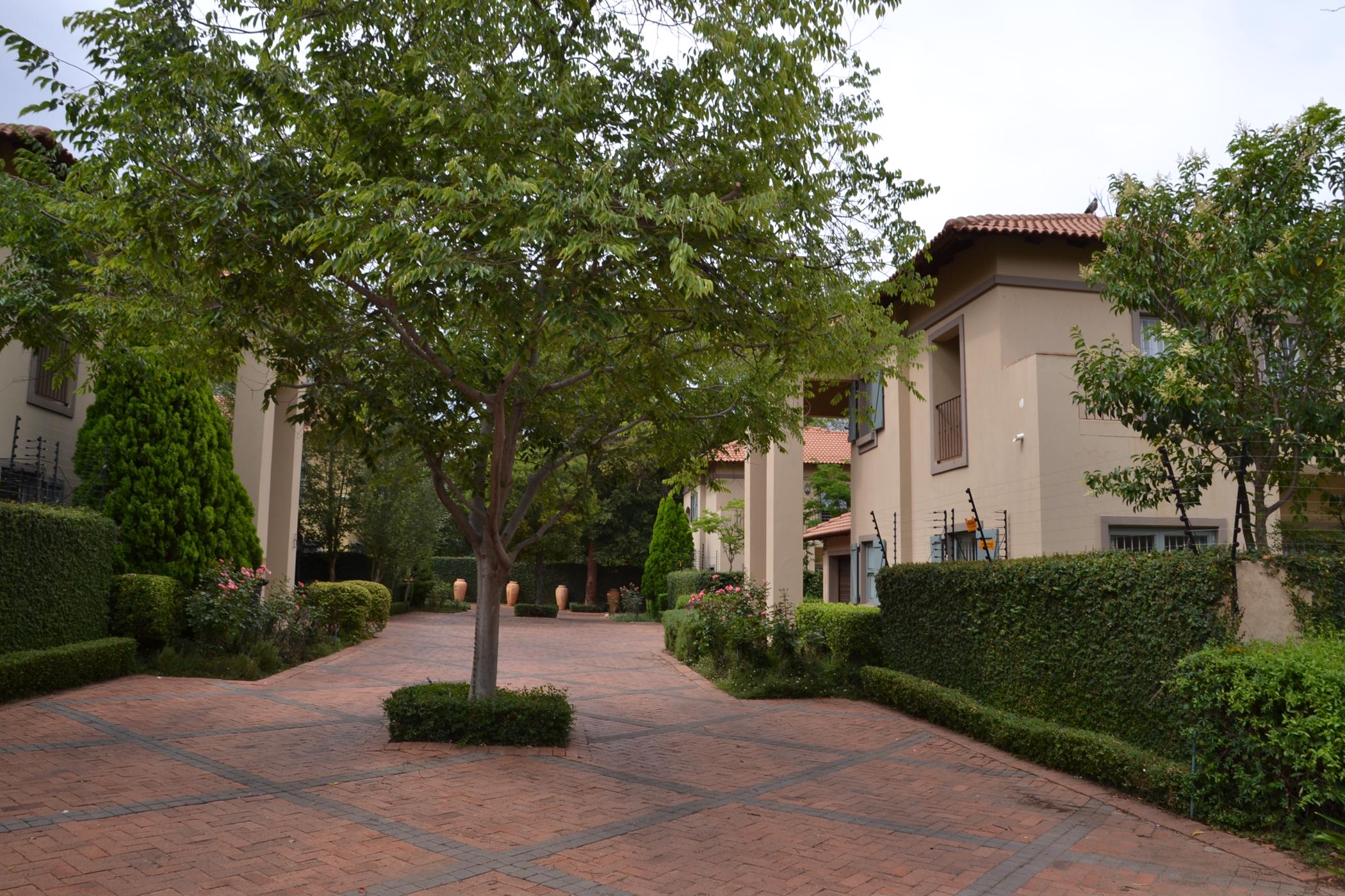 5 Bedroom House For Sale Baileys Muckleneuk PT1408857 Pam Golding