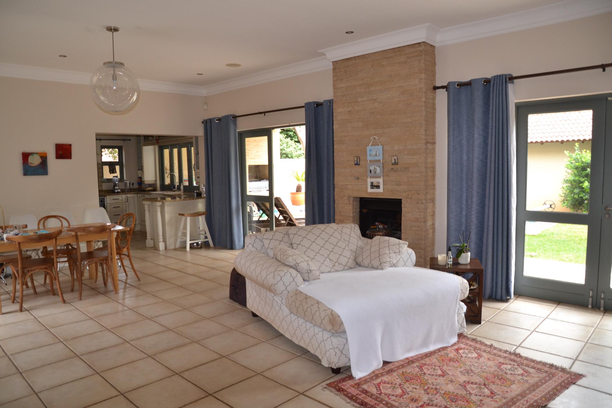 5 Bedroom House For Sale Baileys Muckleneuk PT1408857 Pam Golding