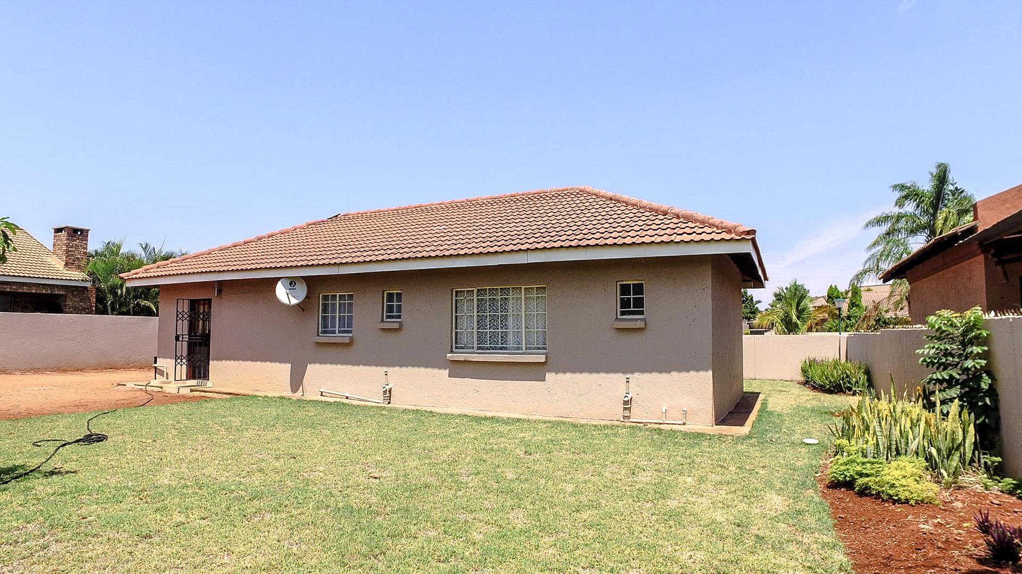 3 Bedroom House For Sale | Malelane | 1NK1400053 | Pam Golding Properties