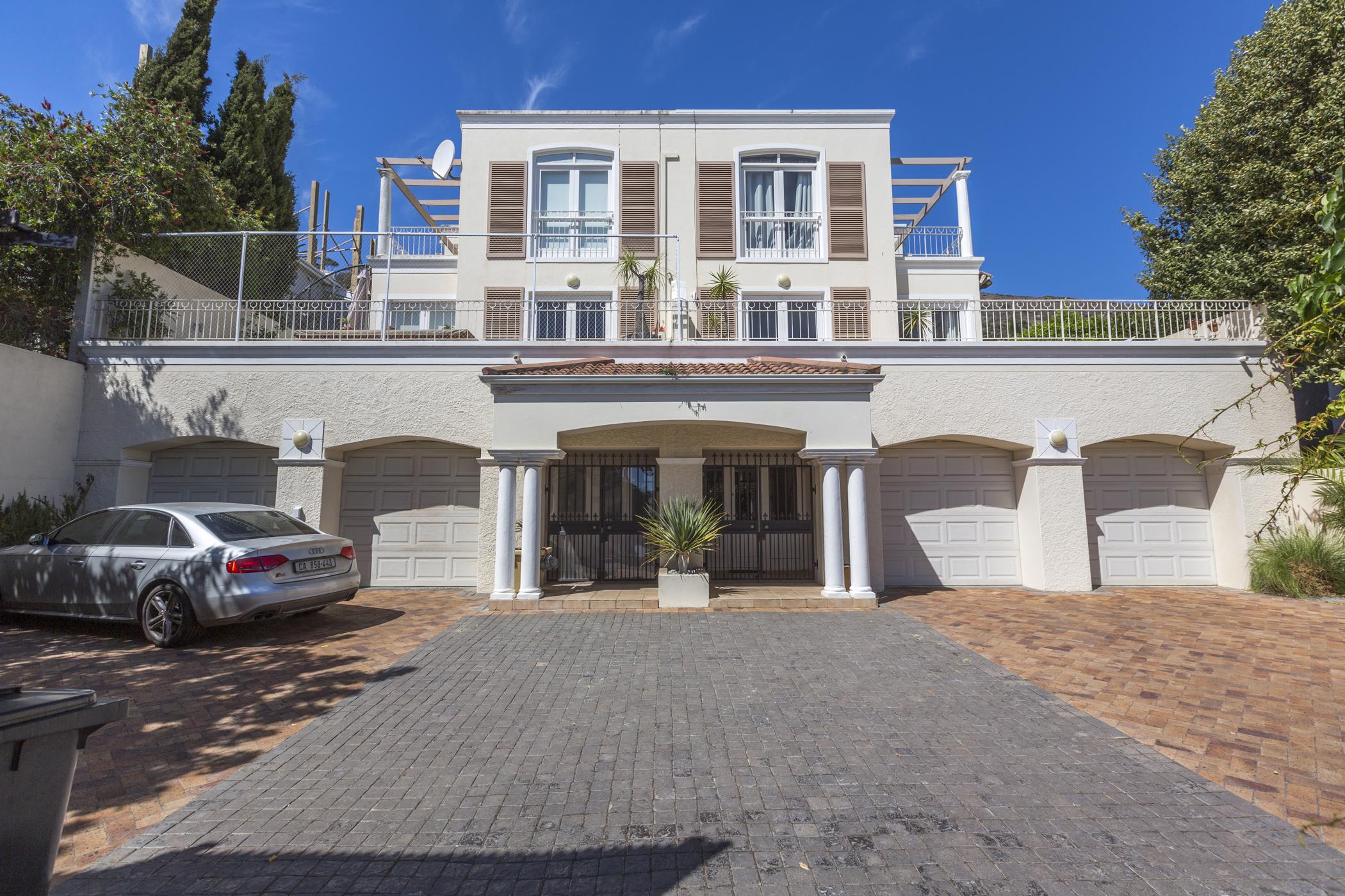 3 bedroom apartment for sale in Green Point (Cape Town)