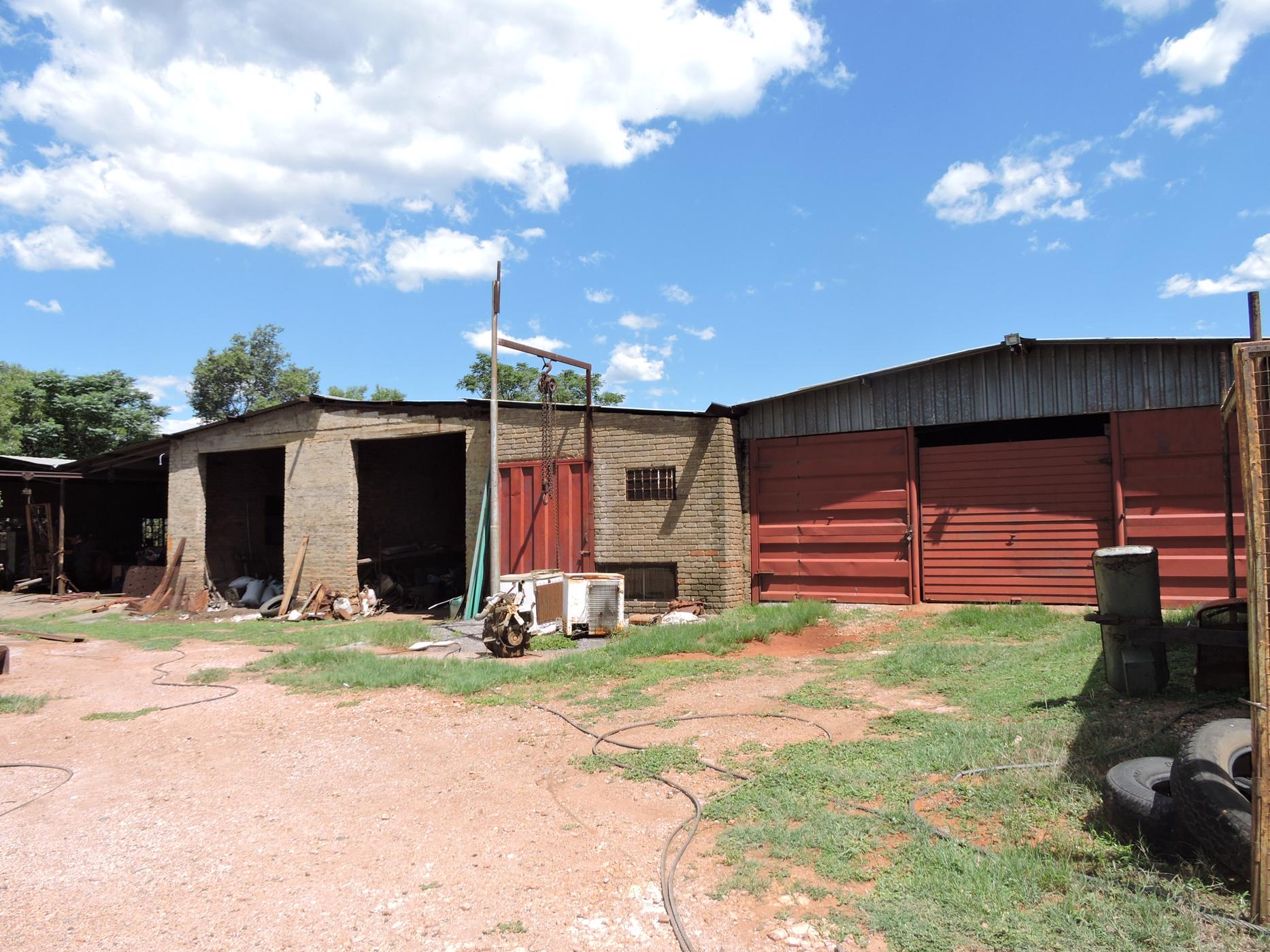 8.5 hectare Smallholding For Sale Zeerust 1RU1421673 Pam Golding