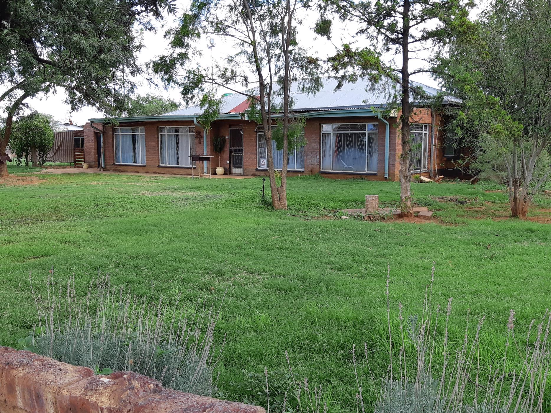 753 hectare mixed use farm for sale in Christiana (North West Province)