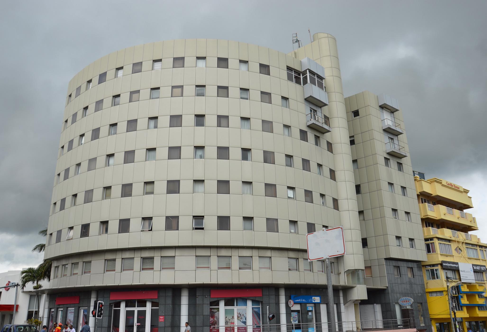 380 m&sup2; commercial office to rent in Quatre Bornes (Mauritius)
