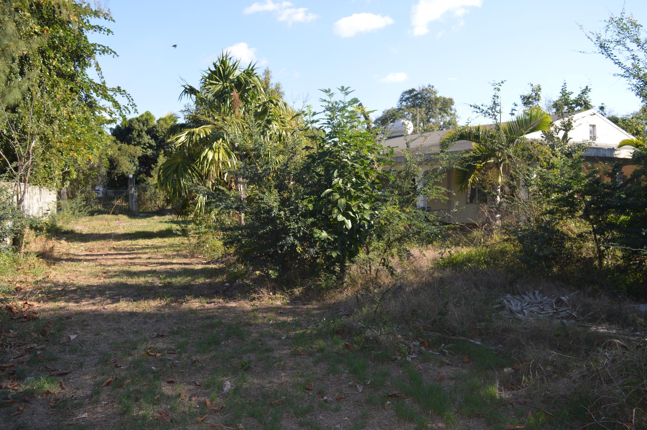 10000 m&sup2; vacant land for sale in Pointe aux Sables (Mauritius)