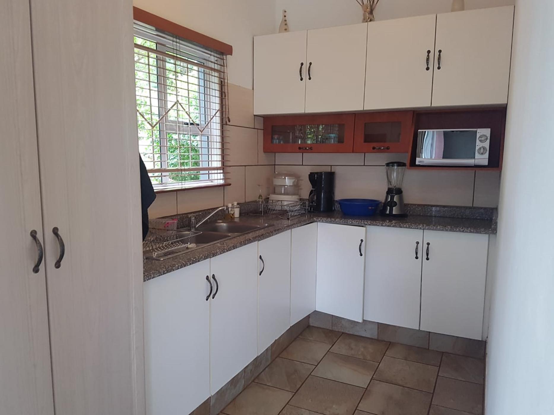 https://listing.pamgolding.co.za/images/properties/201903/1280801/H/1280801_H_22.jpg