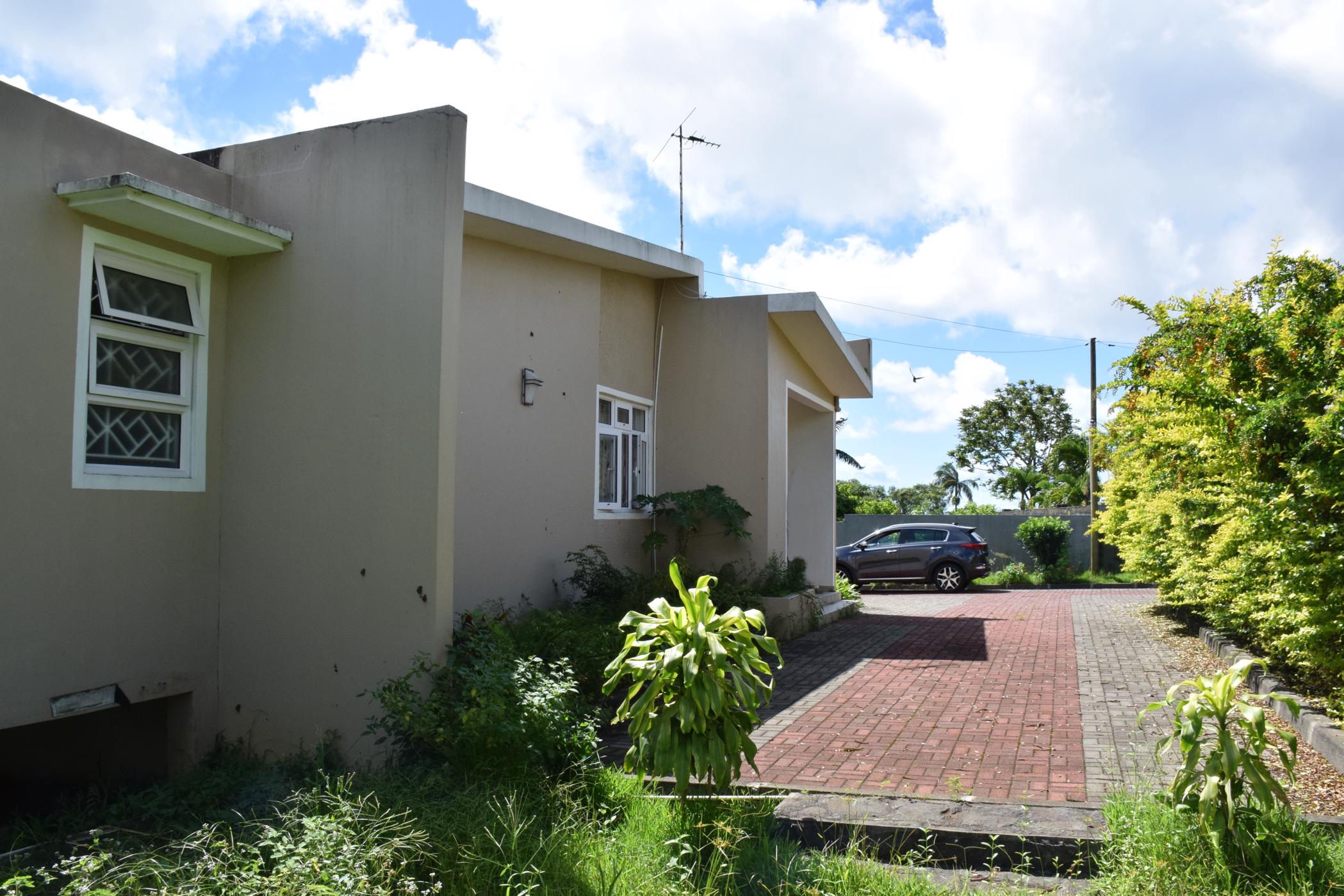 3-bedroom-house-for-sale-floreal-mauritius-mcb1422355-pam