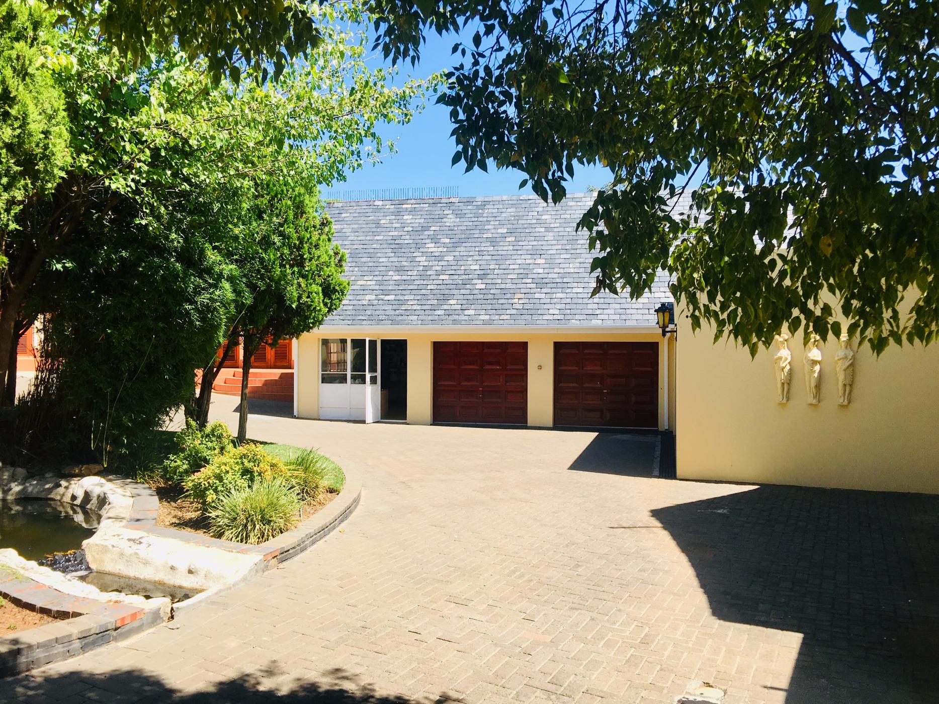 6 Bedroom House For Sale Waverley (Bloemfontein) 1BX1438696 Pam