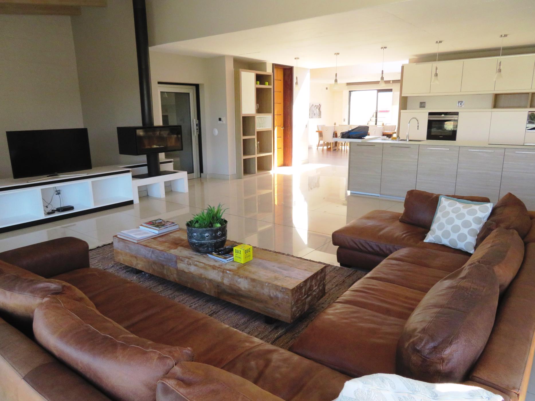 3 bedroom penthouse apartment for sale in City Centre (Namibia)
