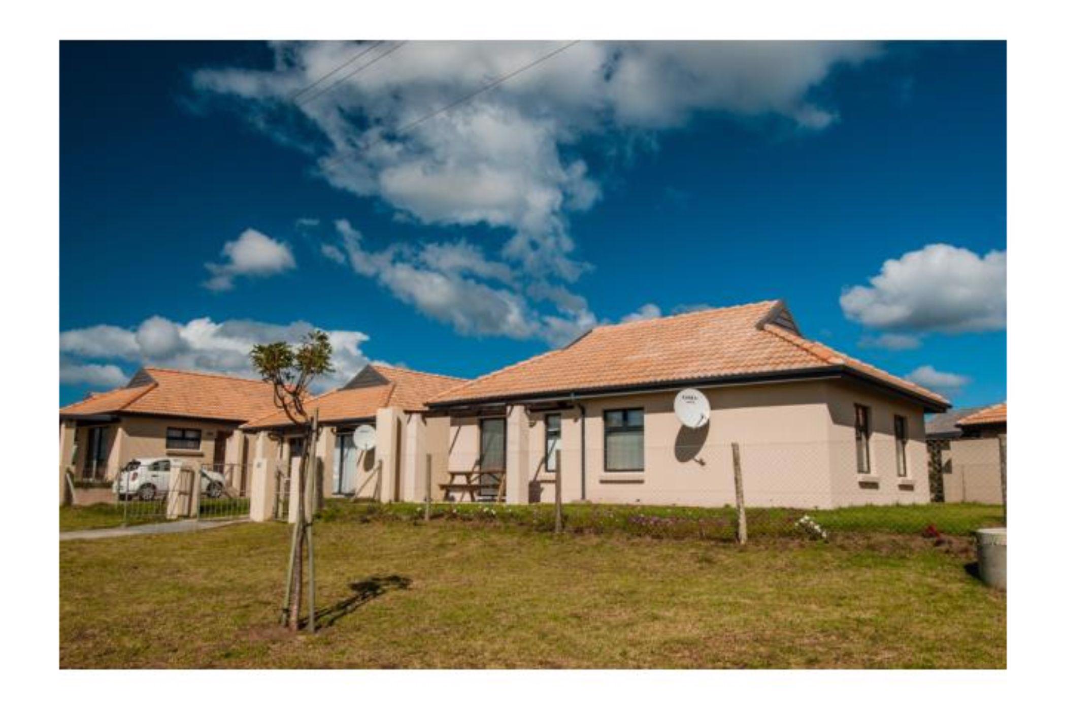 3 Bedroom House For Sale Kidds Beach 1ET1439548 Pam Golding