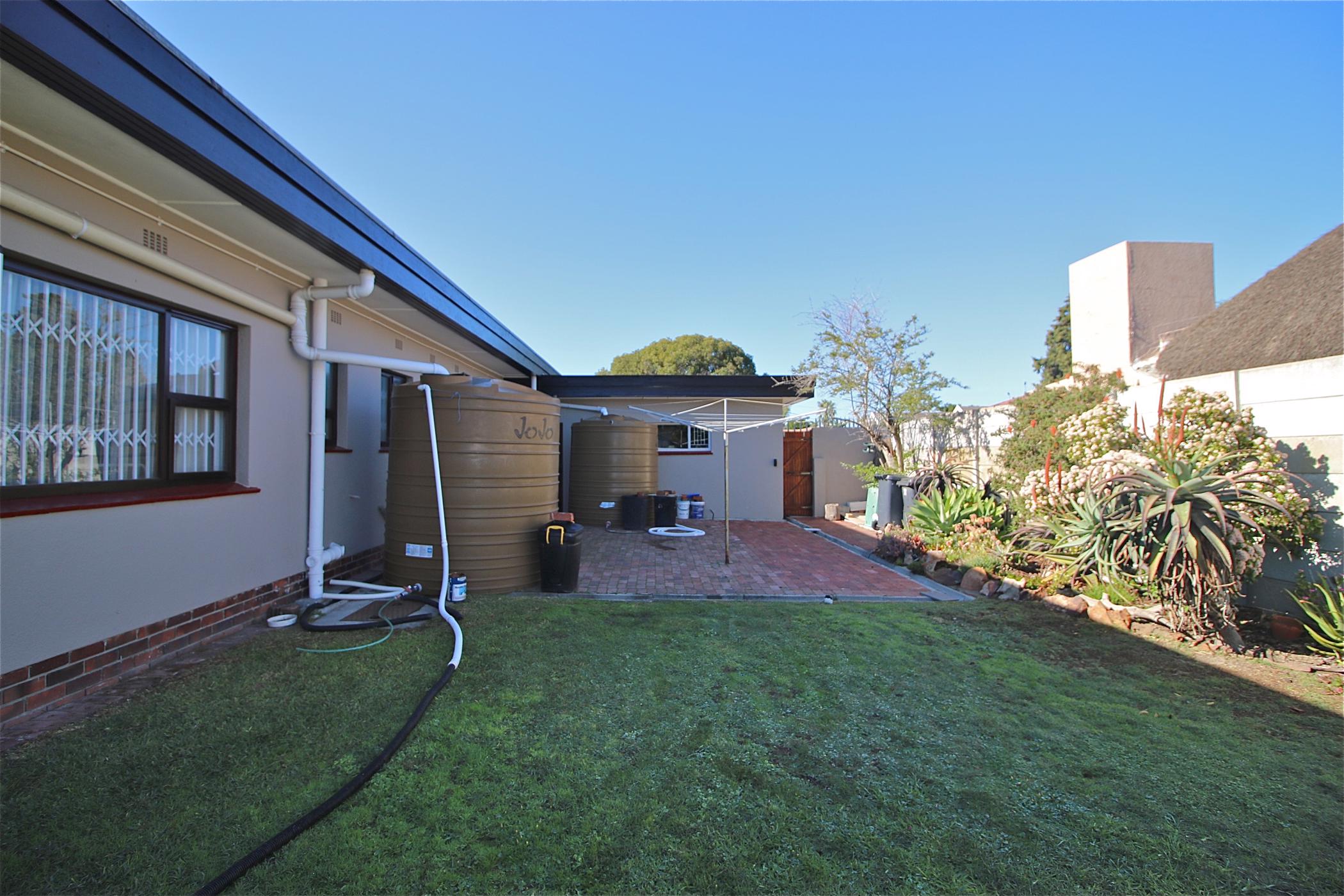 3 Bedroom House For Sale Panorama (Parow) 1PLA1441650 Pam Golding