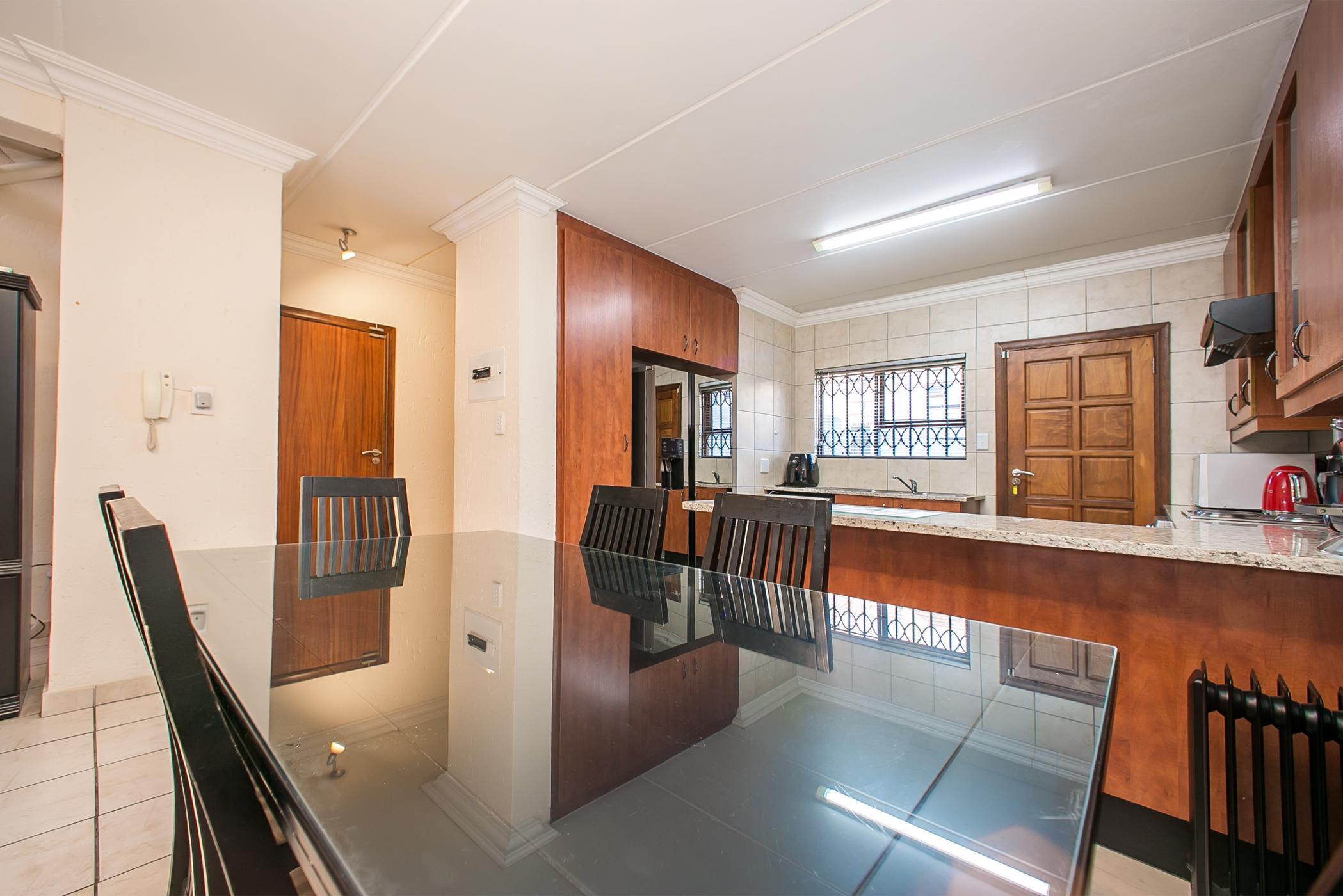 3 Bedroom Doublestorey Apartment For Sale Oaklands (Johannesburg