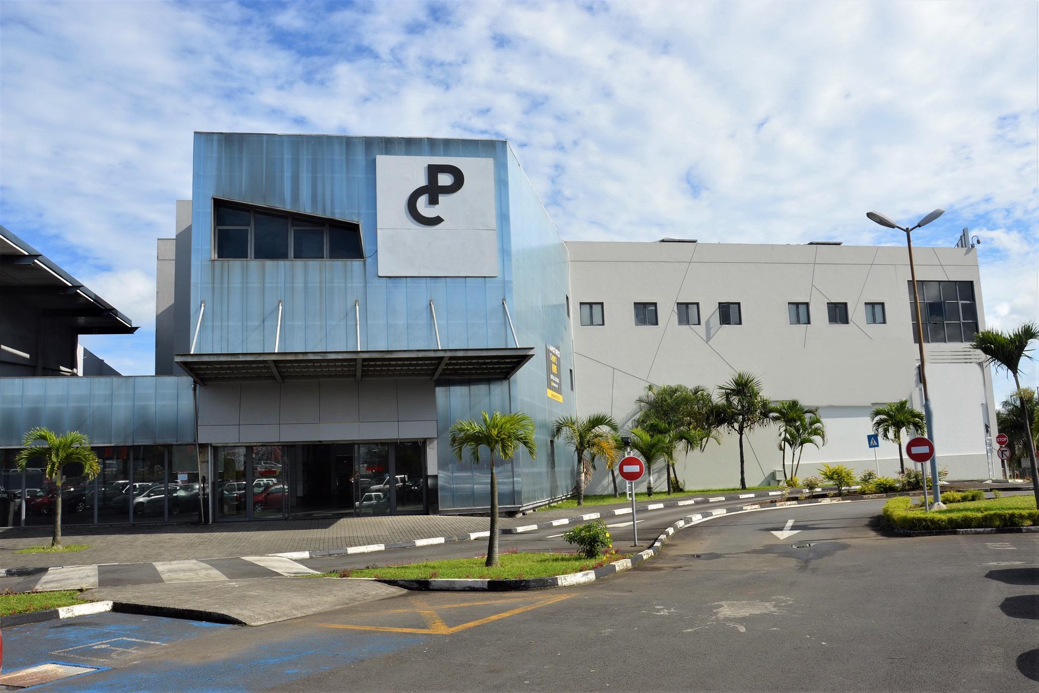 857 m&sup2; commercial office to rent in Phoenix (Mauritius)